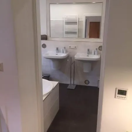 Wunderschoene Jugendstil-wohnung Appartement Cobourg