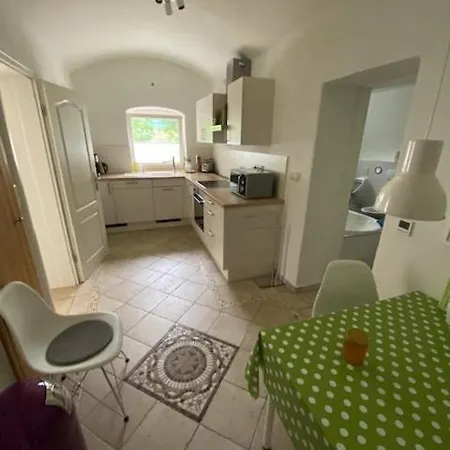 Wunderschoene Jugendstil-wohnung